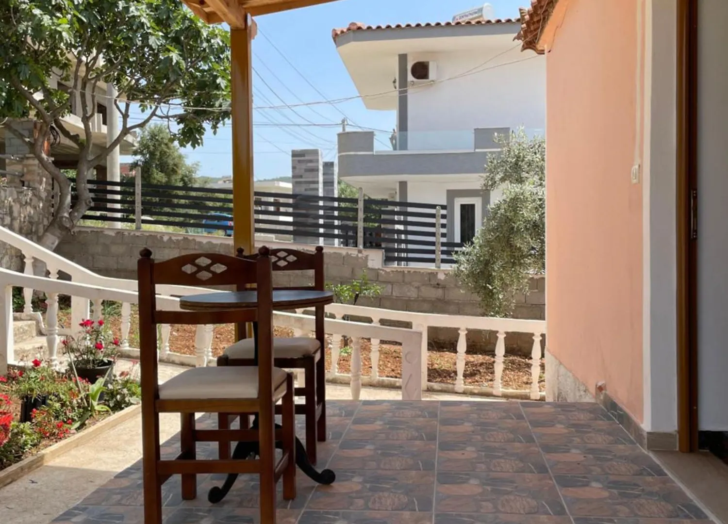 Guest house Vila Njazi Ksamil