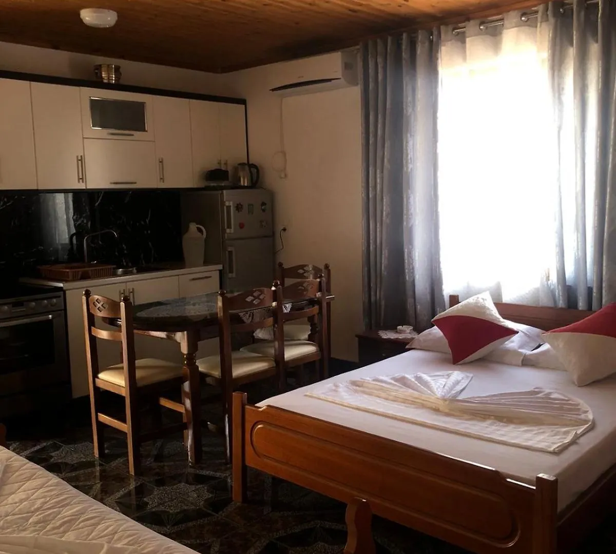 Vila Njazi Ksamil